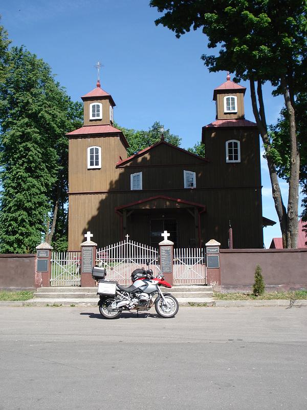 Motorradtour Baltikum Juni 2008_Kirche_Grenze_Po_Littauen.jpg